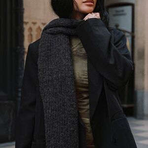 NWOT Princess Polly Scarf